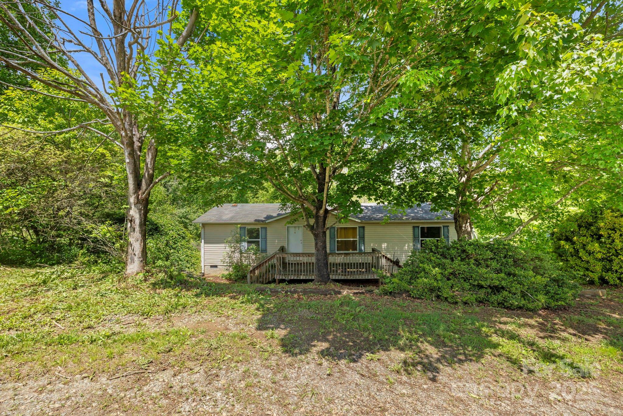 Property Photo: 32 Crosswinds Drive NC 28748