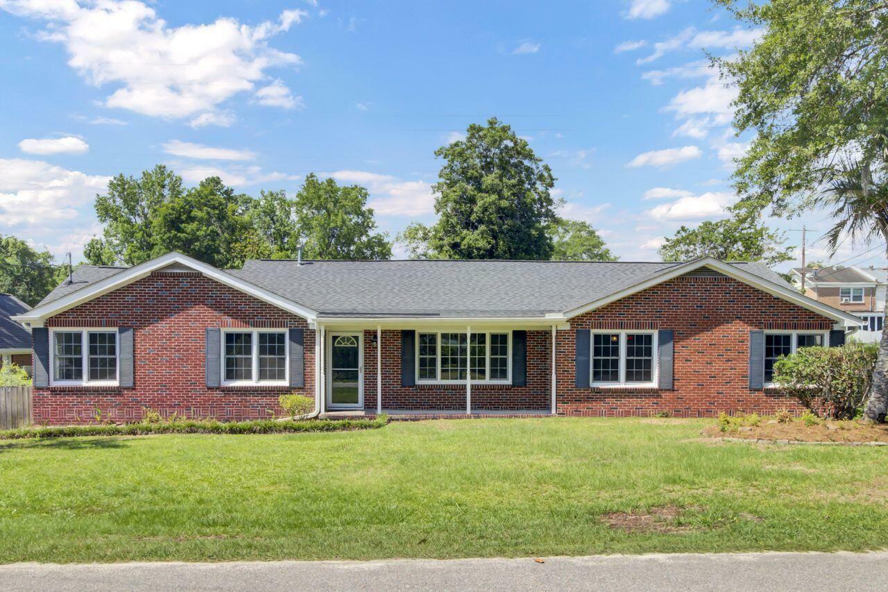 Property Photo: 1027 E Recess Road SC 29410