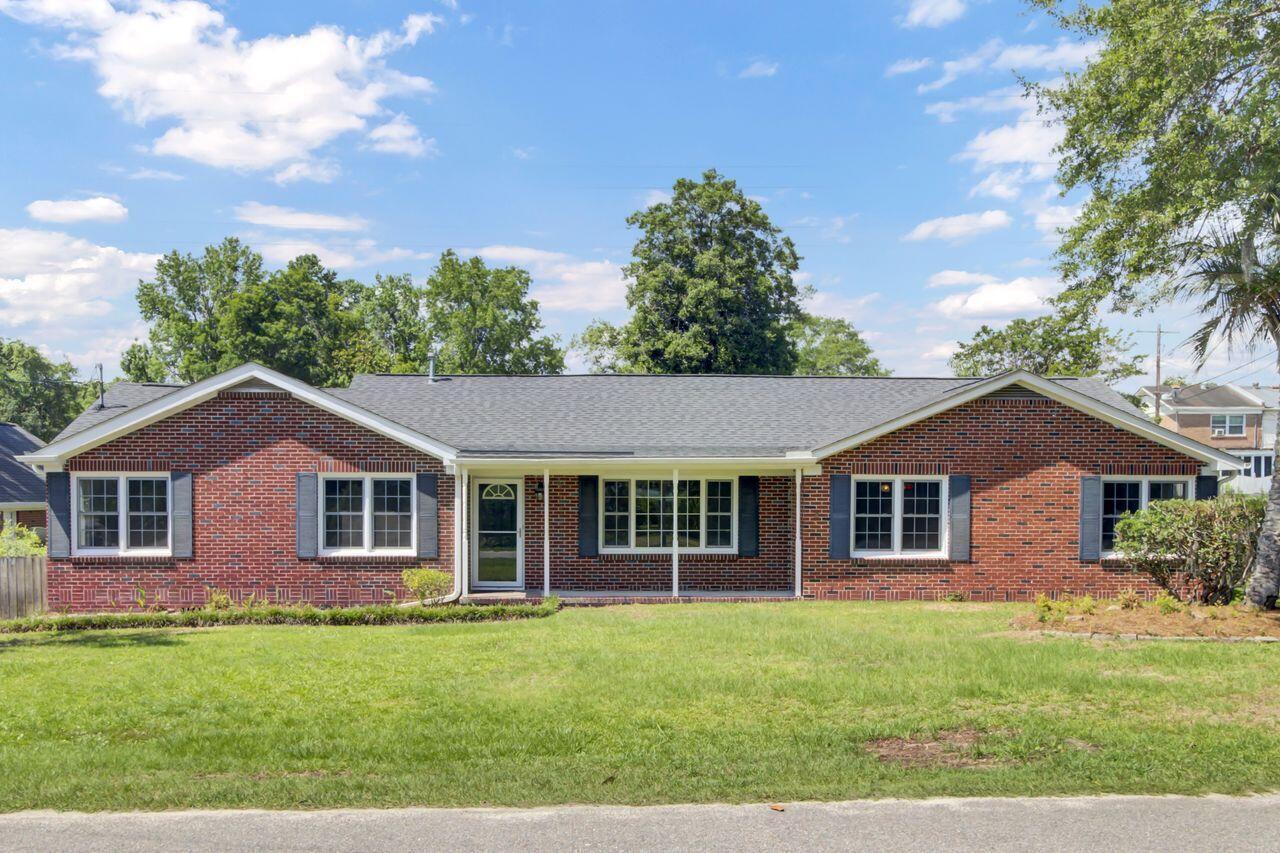 Property Photo: 1027 E Recess Road SC 29410