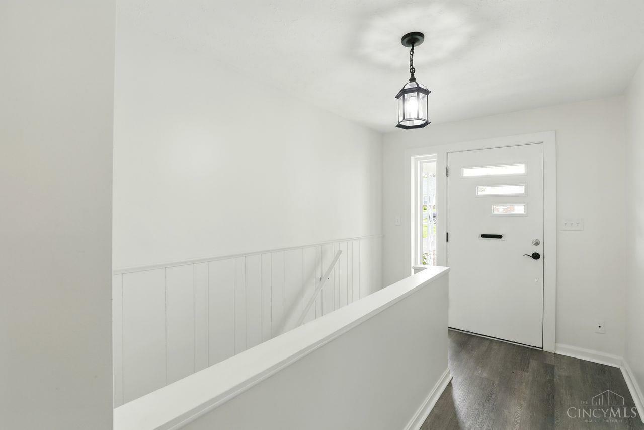 Property Photo: 1127 Alnetta Drive OH 45230