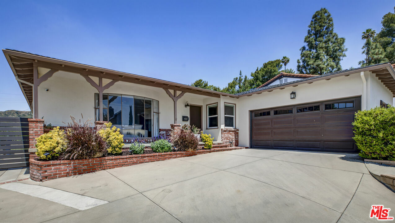 Property Photo: 1142 Arbor Dell Rd CA 90041