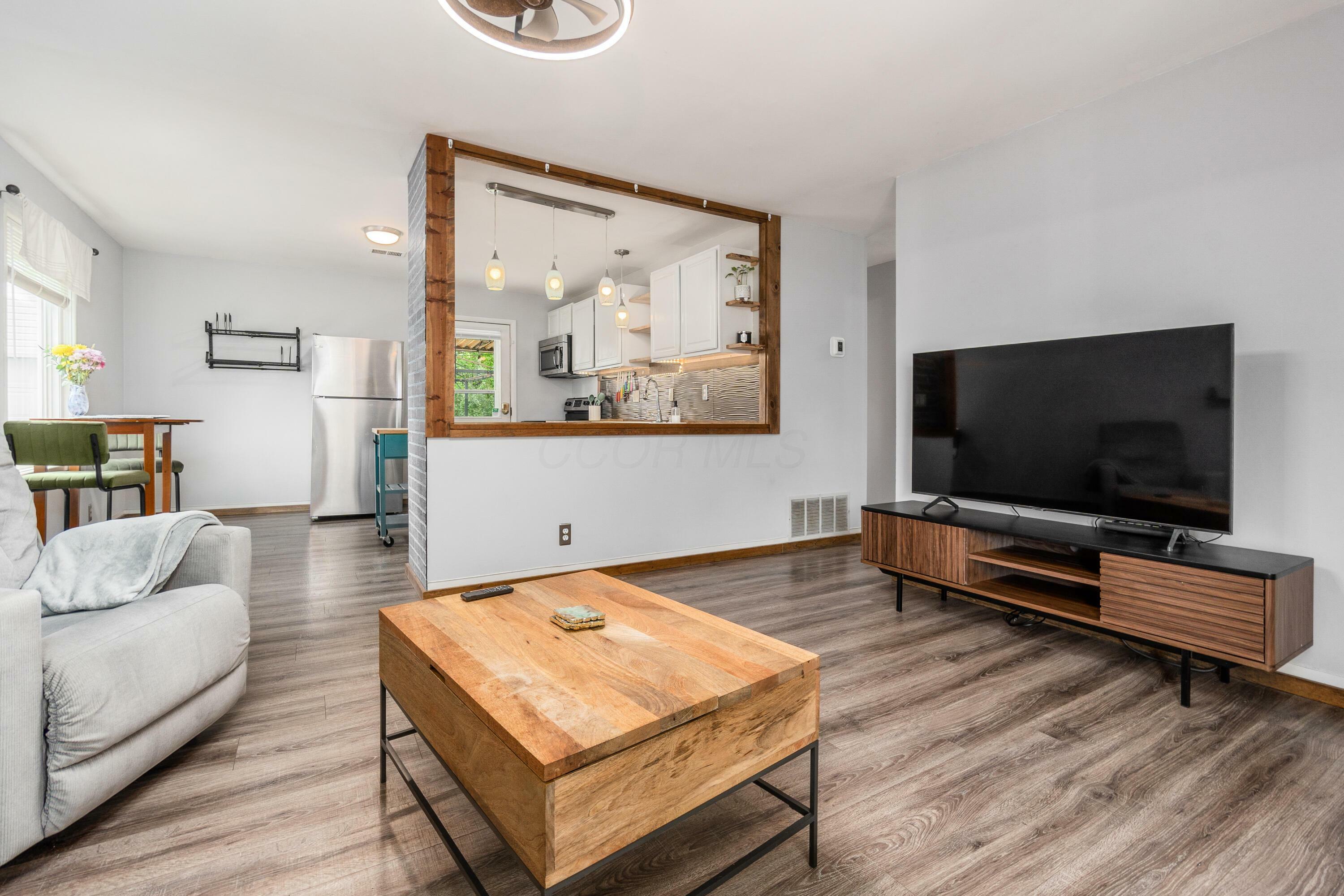 Property Photo: 135 Ridgeview Court OH 43031