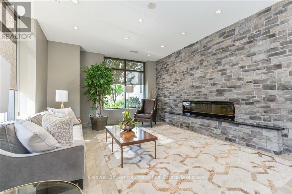 Photo de la propriété: 160 Macdonell Street 1607 ON N1H 0A9