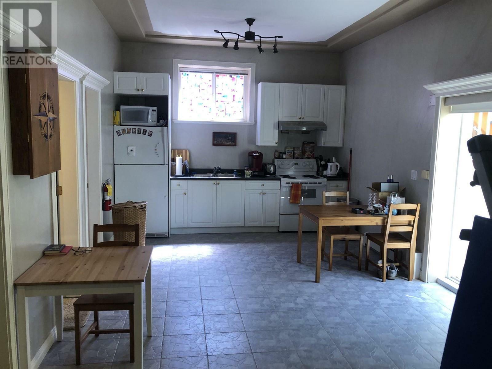Property Photo: 7211 Sussex Avenue BC V5J 3V6