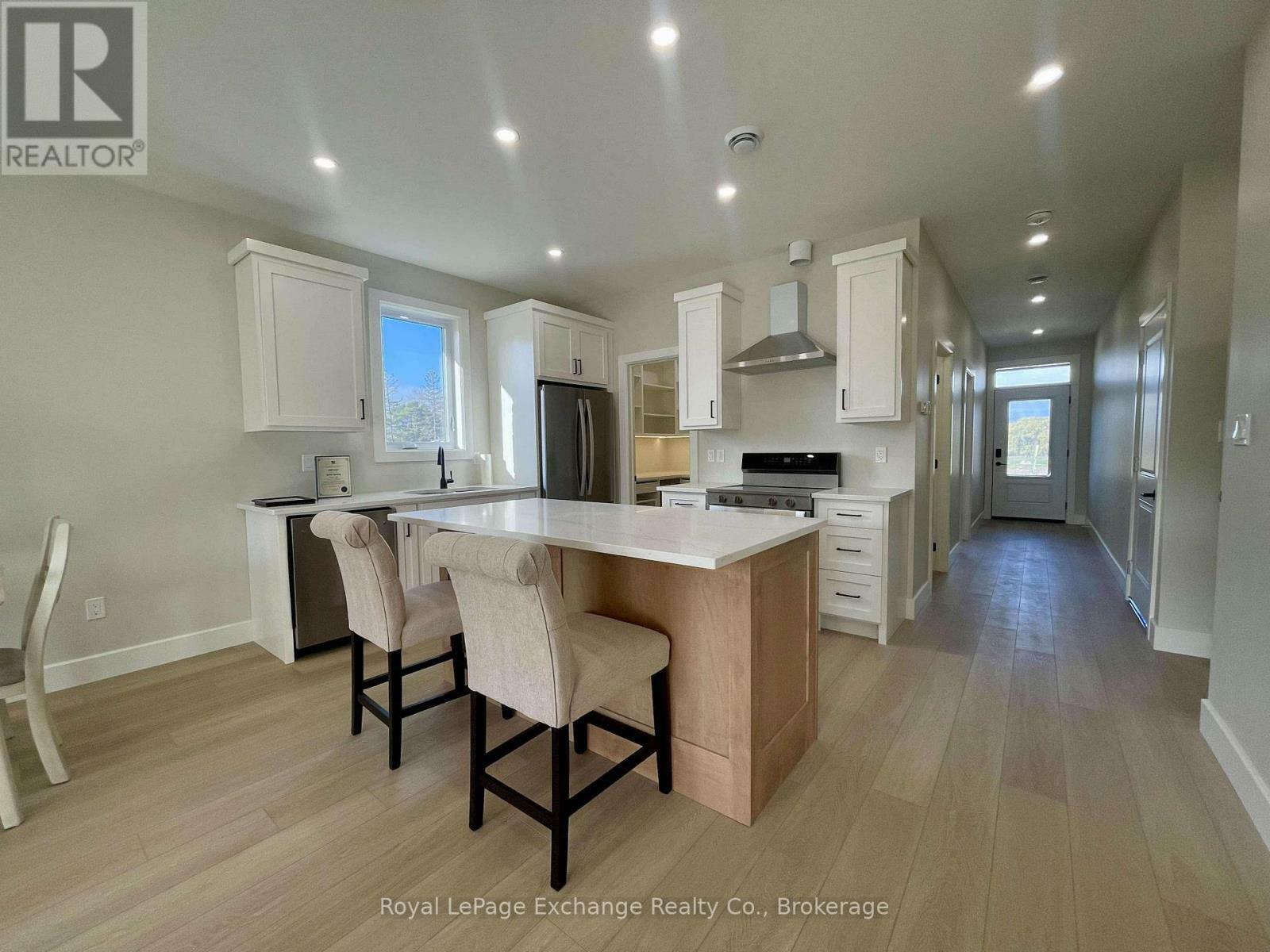 Property Photo: 72 Mercedes Crescent West ON N2Z 1G8