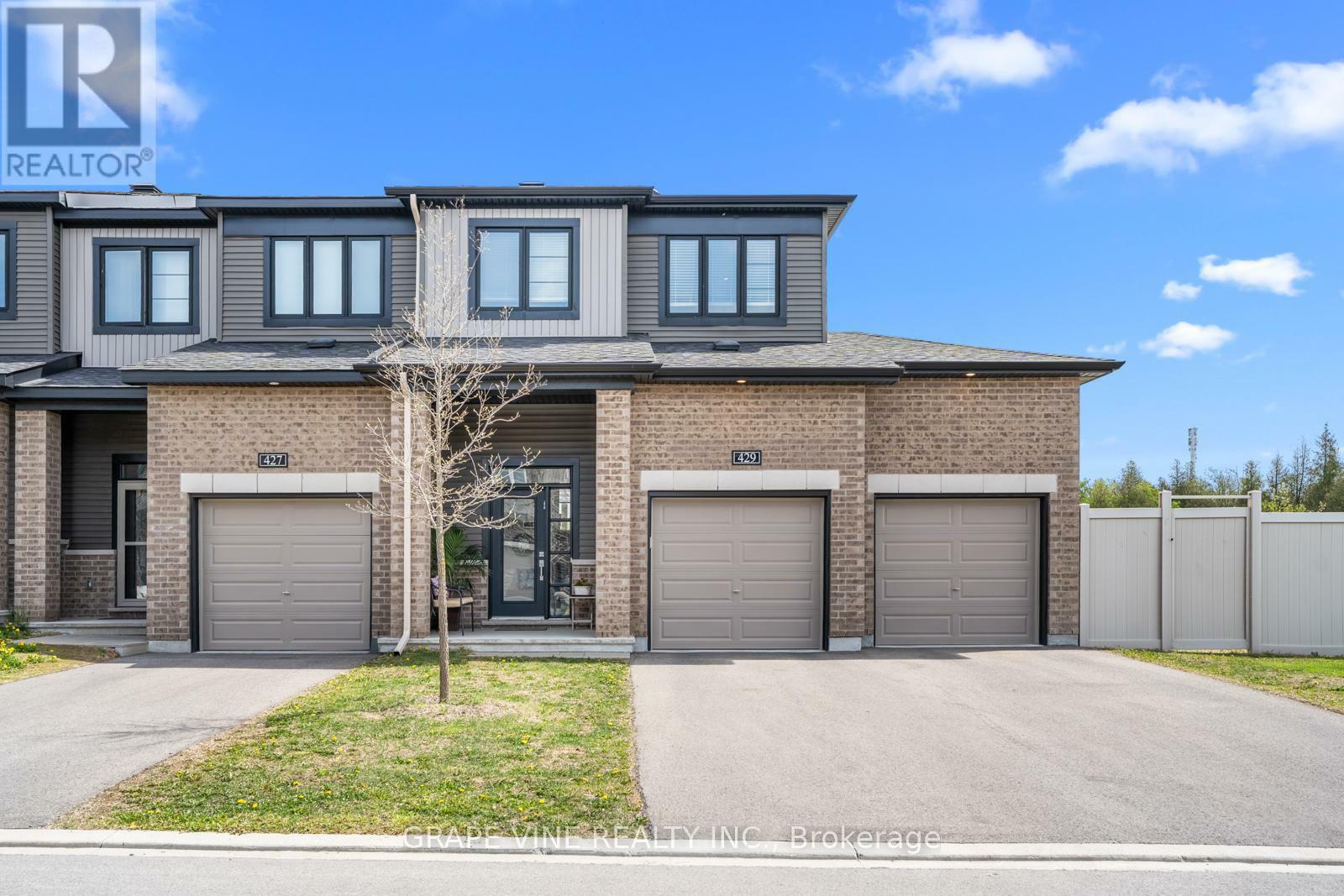 429 Kayak Street  Ottawa ON K2J 6P3 photo