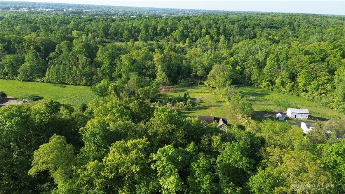 Property Photo: 2619 Fox Hollow Road OH 45502