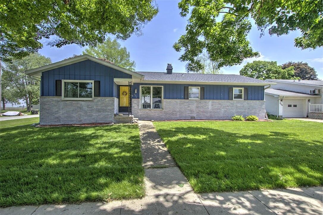 Property Photo: 230 N Pine Street IL 61756