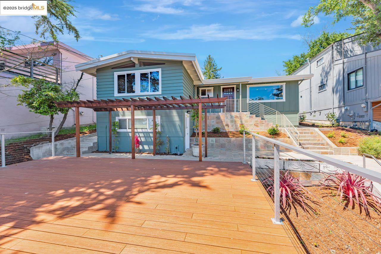 6815 Paso Robles Dr  Oakland CA 94611 photo