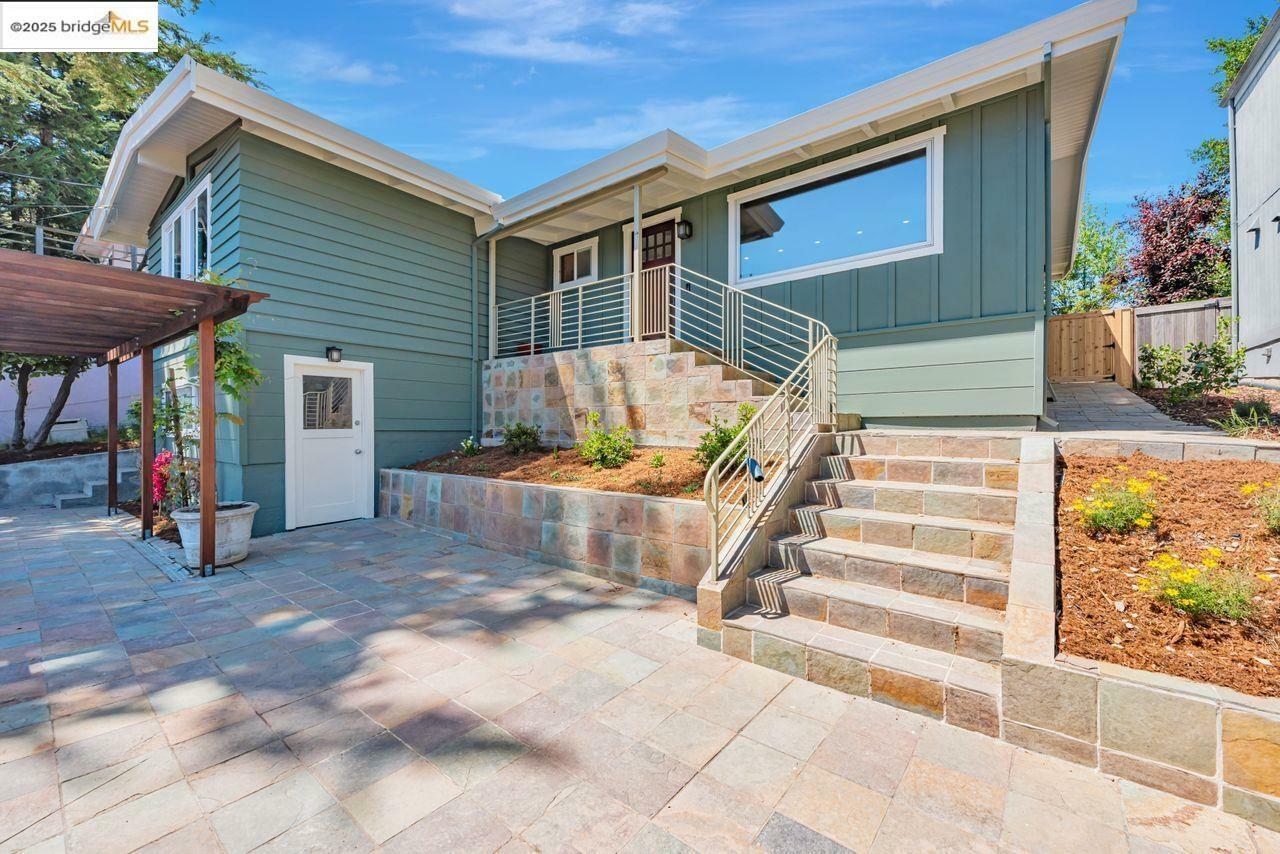 Property Photo: 6815 Paso Robles Dr CA 94611