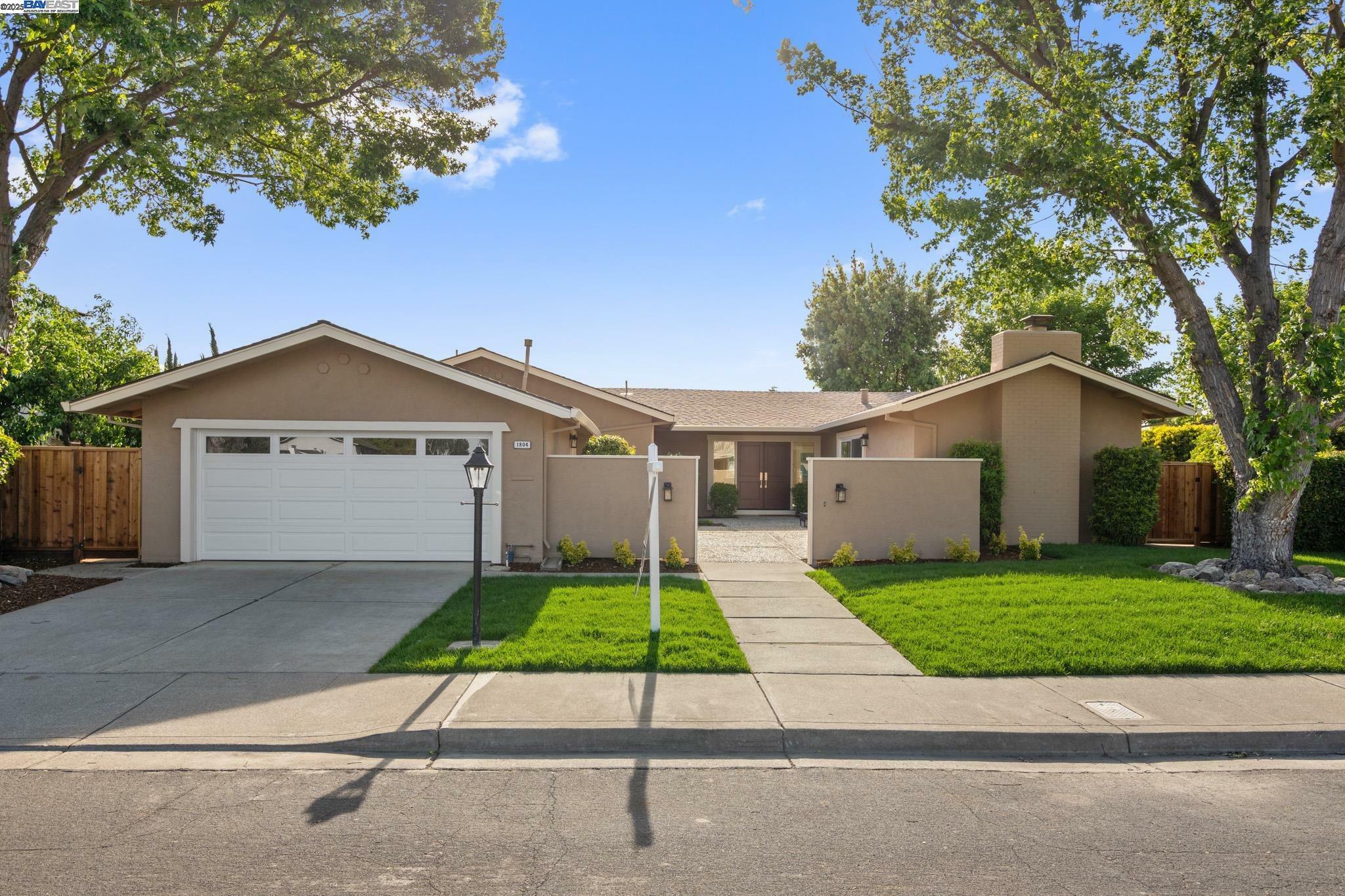 Property Photo: 1804 Tanglewood Way CA 94566