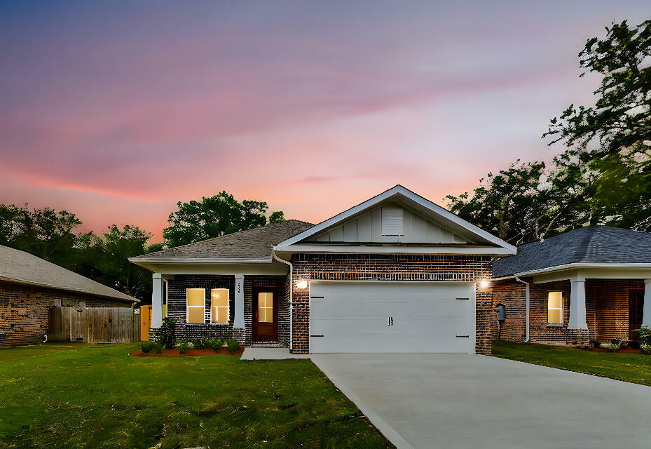 Property Photo: 1573 Pine Street FL 32578