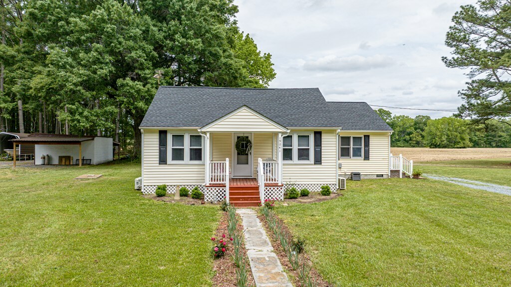 Property Photo: 19041 Plantation Rd VA 23417