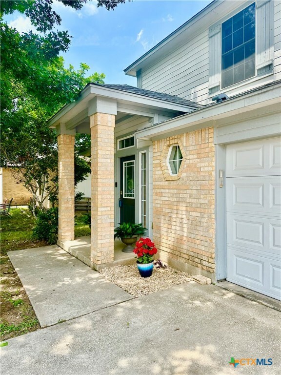 Property Photo: 221 Sunshadow Drive TX 78644