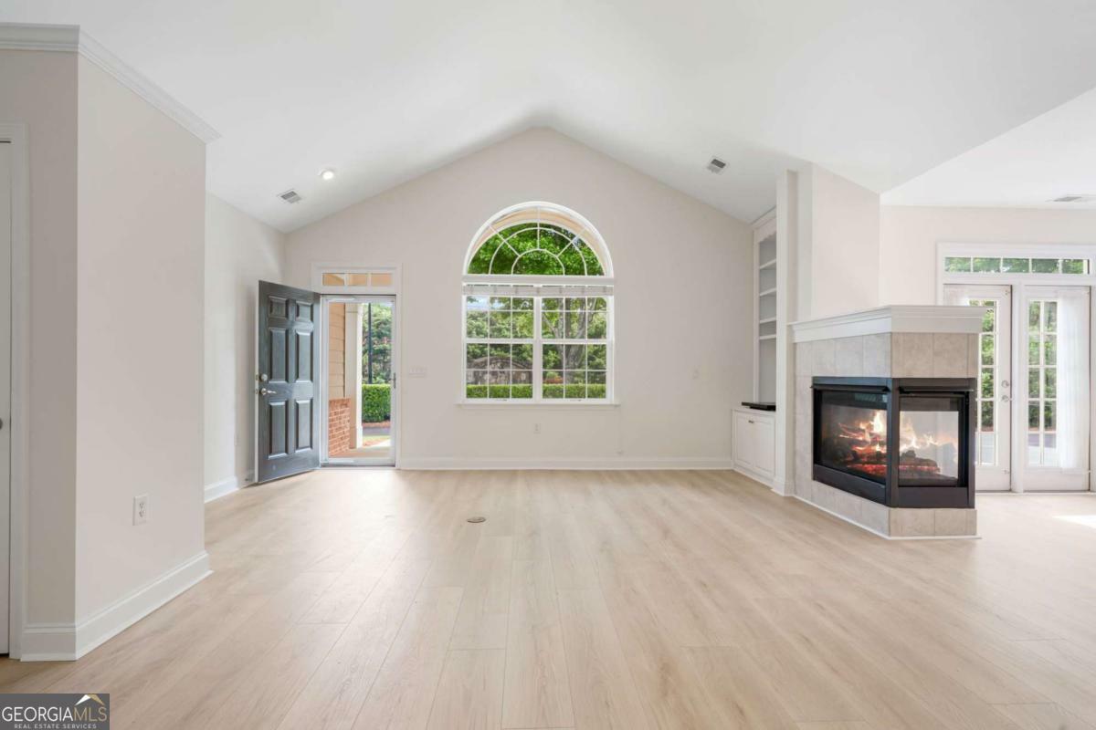 Property Photo: 2561 Grapevine Circle 104 GA 30041