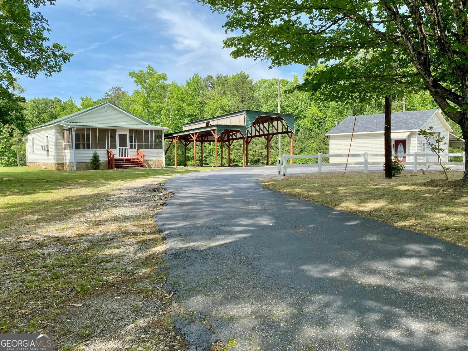 Property Photo: 505 Sandhill Hickory Level Road GA 30116