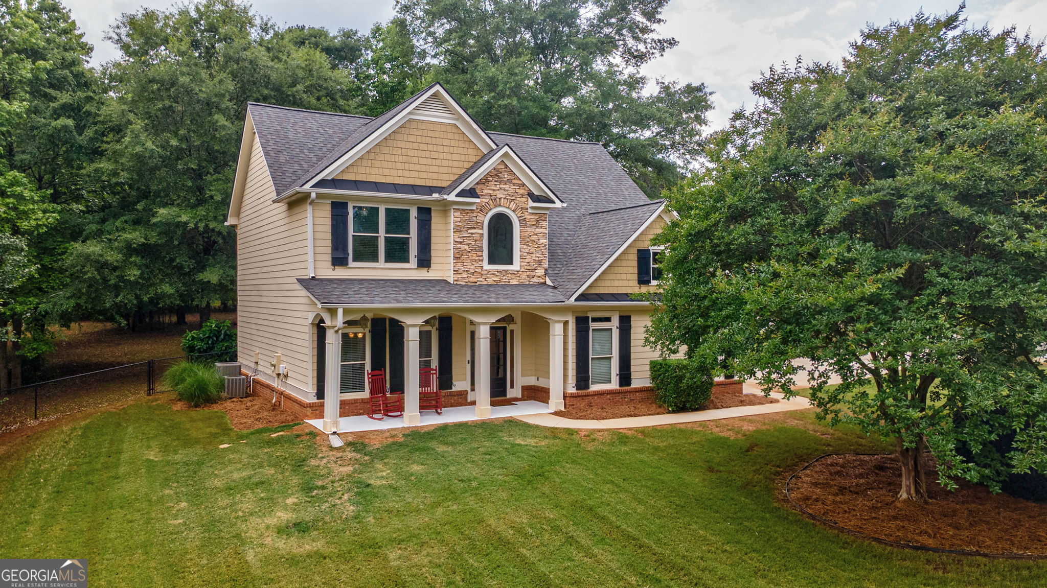 Property Photo: 200 Hidden Spring Way GA 30605