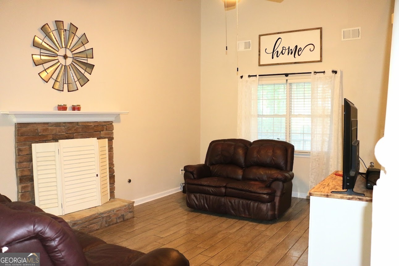 Property Photo: 142 Kylee Court GA 30180