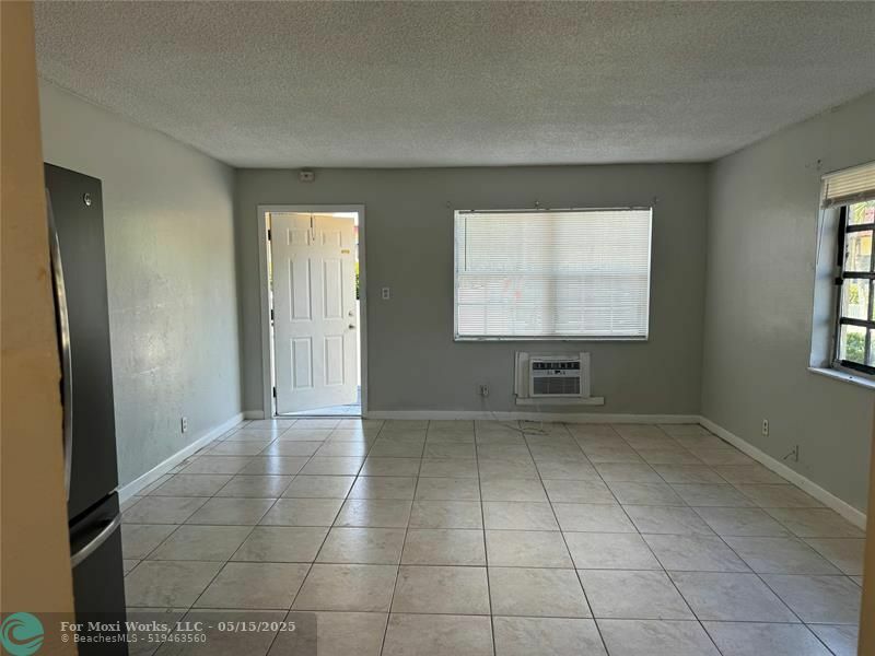 Property Photo: 5301 NW 18th Pl FL 33313
