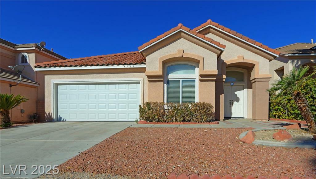 Property Photo:  