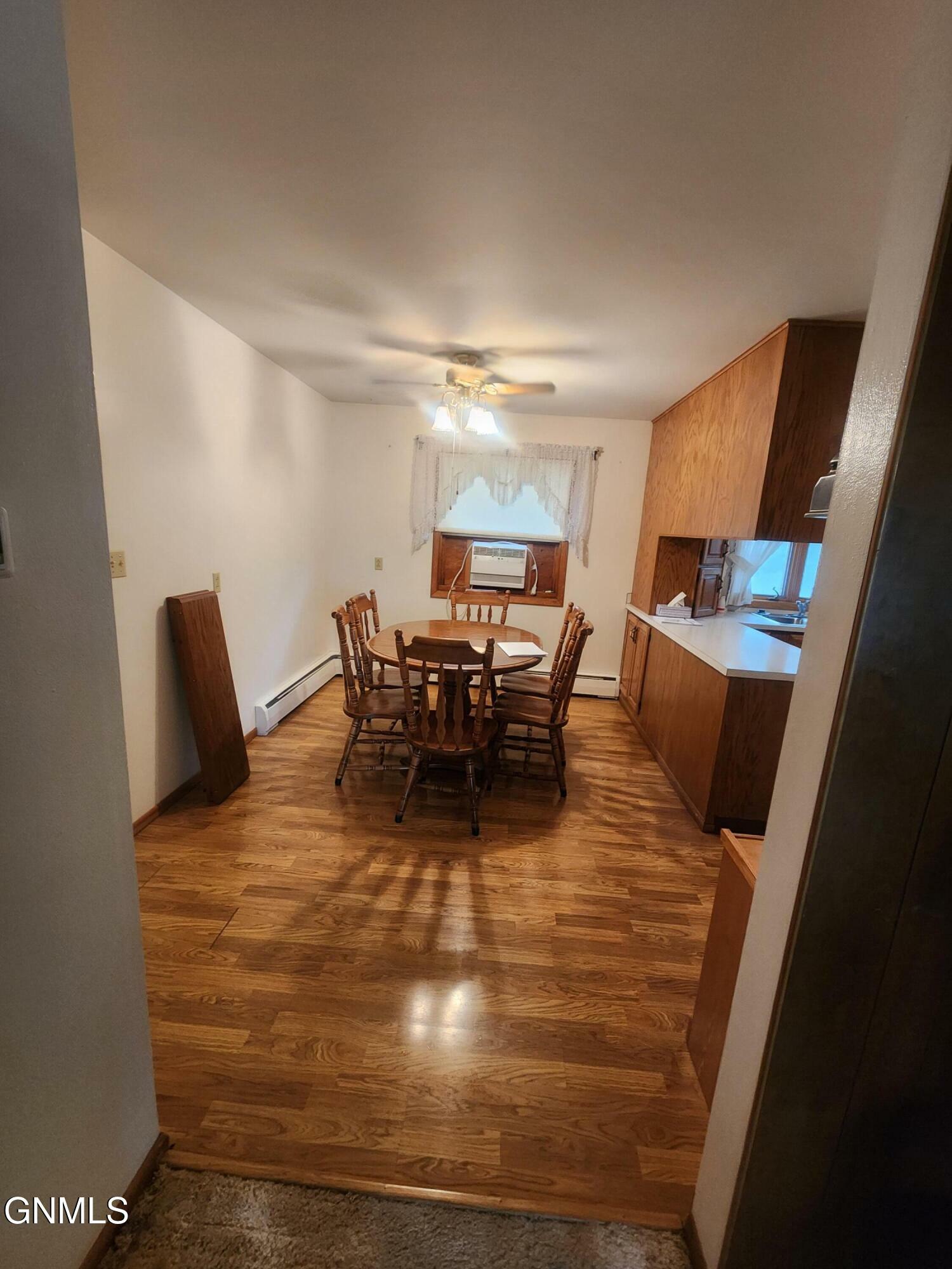 Property Photo: 522 6th Avenue NE ND 58545