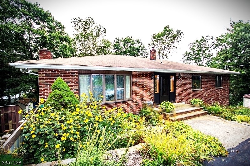 Property Photo: 410 Wills Ave NJ 07874