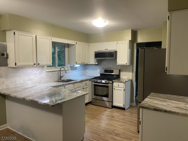 Property Photo: 8 Mohegan Trl NJ 08876