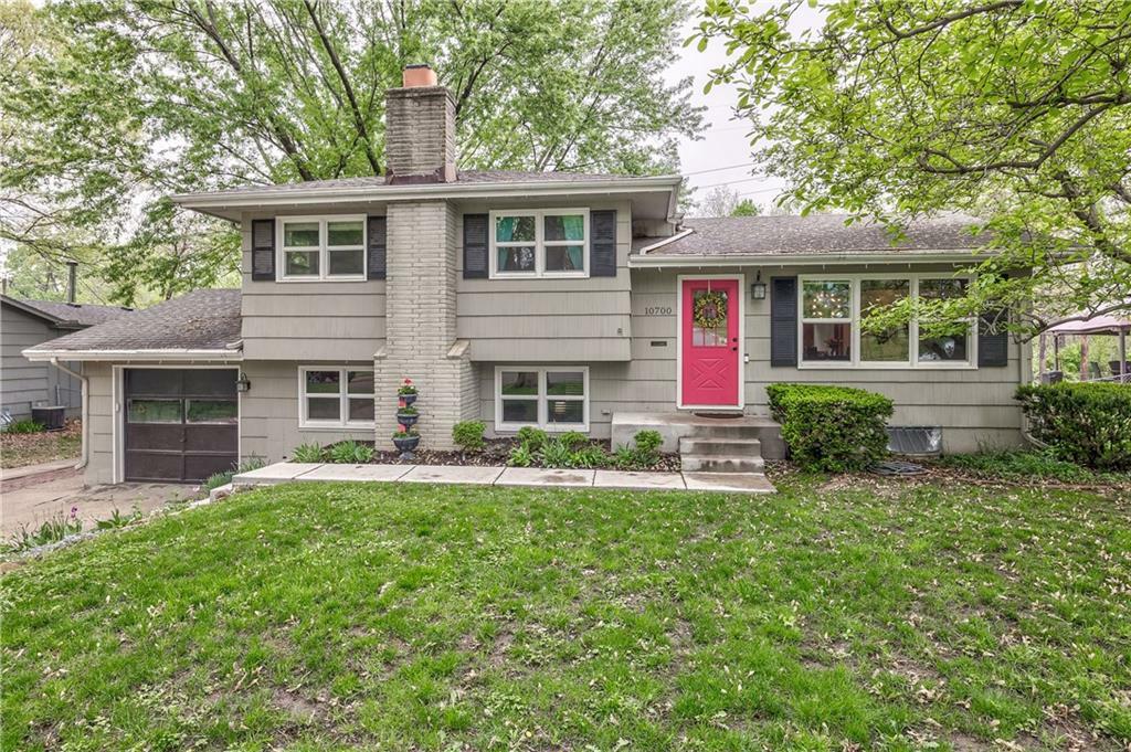 Property Photo:  10700 W 71st Place  KS 66203 