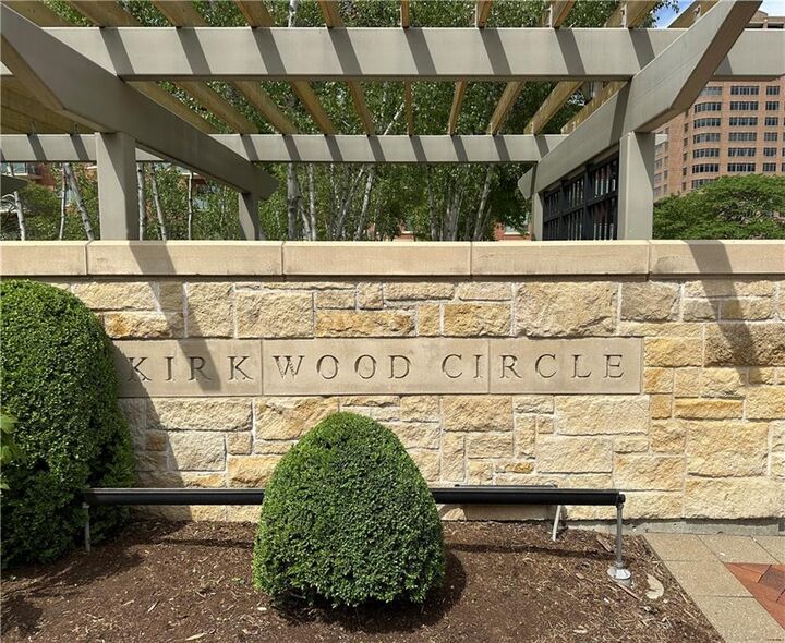 Property Photo: 4950 Central Street 102 MO 64112