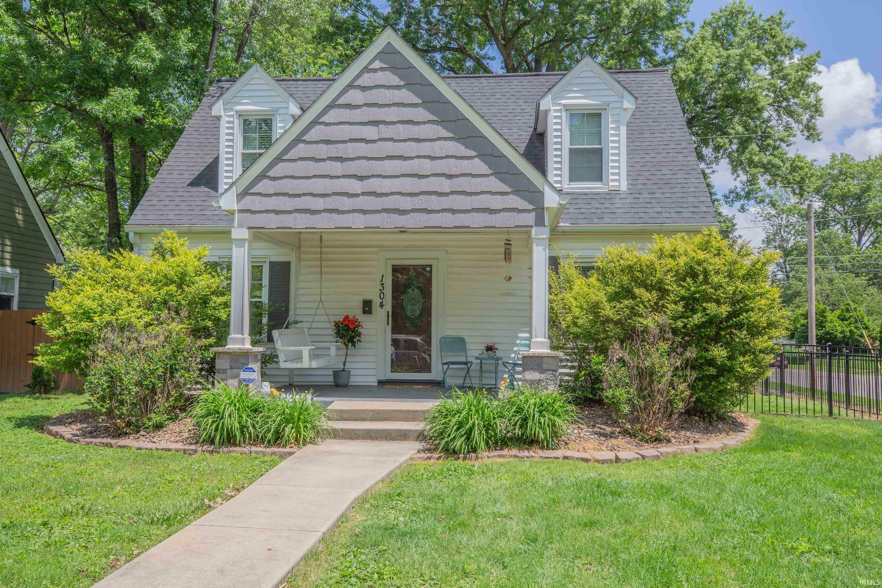 Property Photo: 1304 Parkside Drive IN 47714