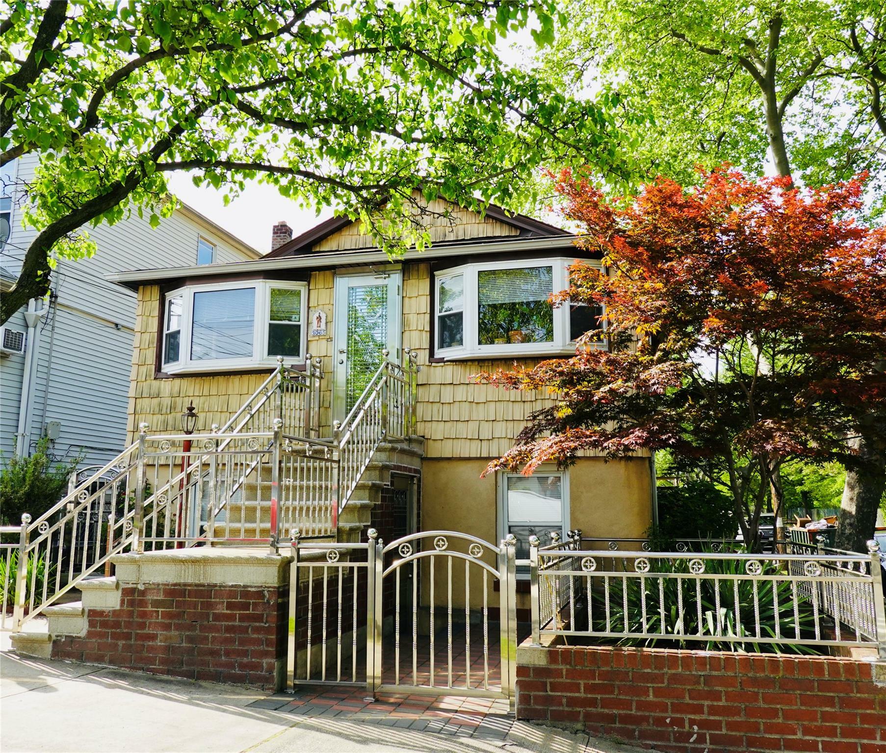 Property Photo: 3065 Barkley Avenue NY 10465