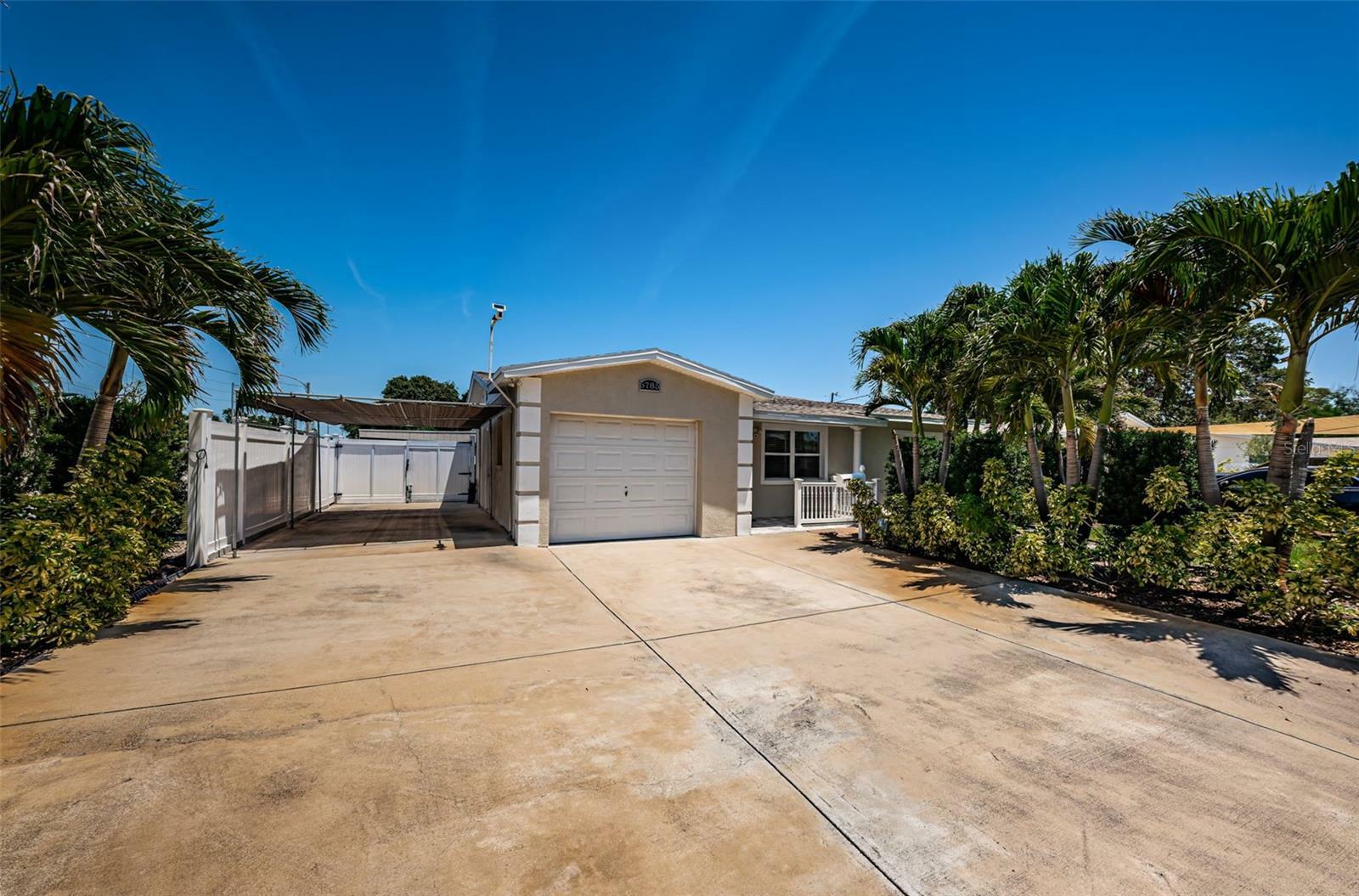 Property Photo: 5785 15th Avenue N FL 33710