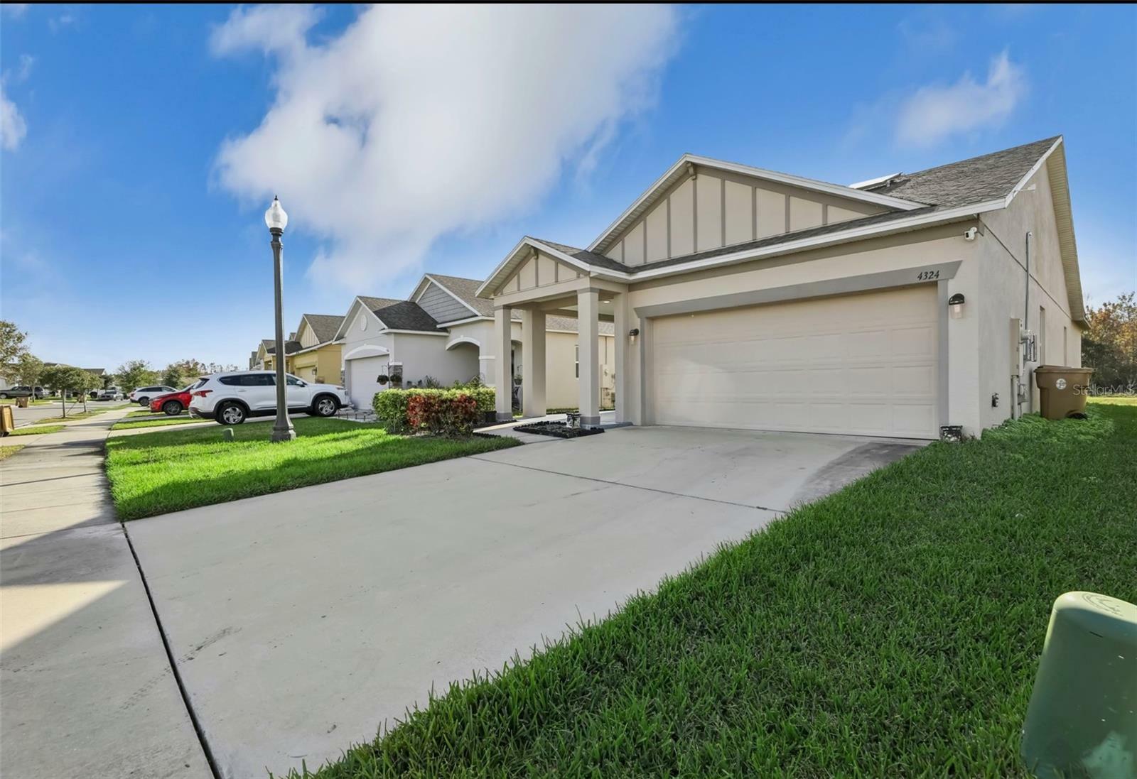Property Photo: 4324 Desert Rose FL 34746