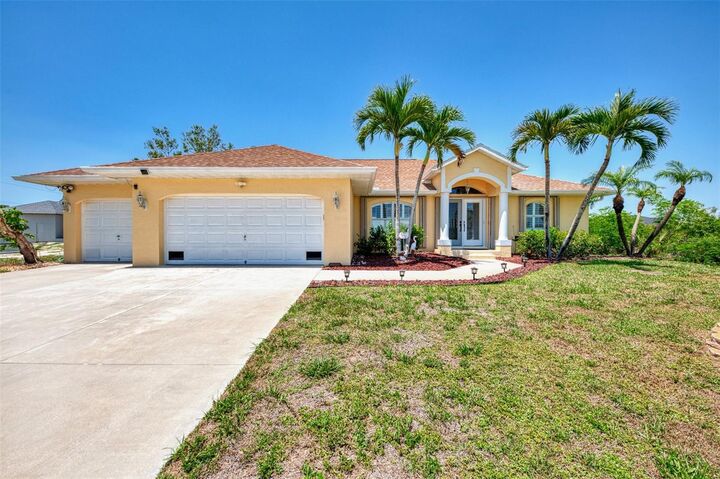 Property Photo:  15020 Acorn Circle  FL 33981 