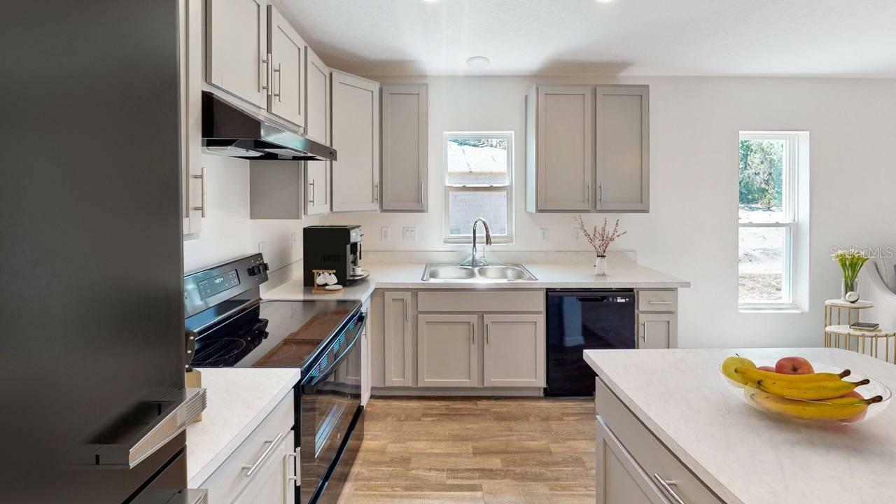 Property Photo: 2140 Hibiscus Place FL 34759