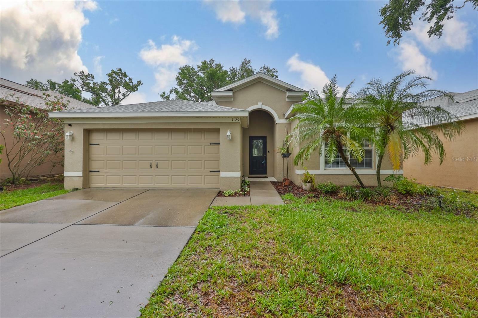 Property Photo: 1129 Emerald Hill Way FL 33594