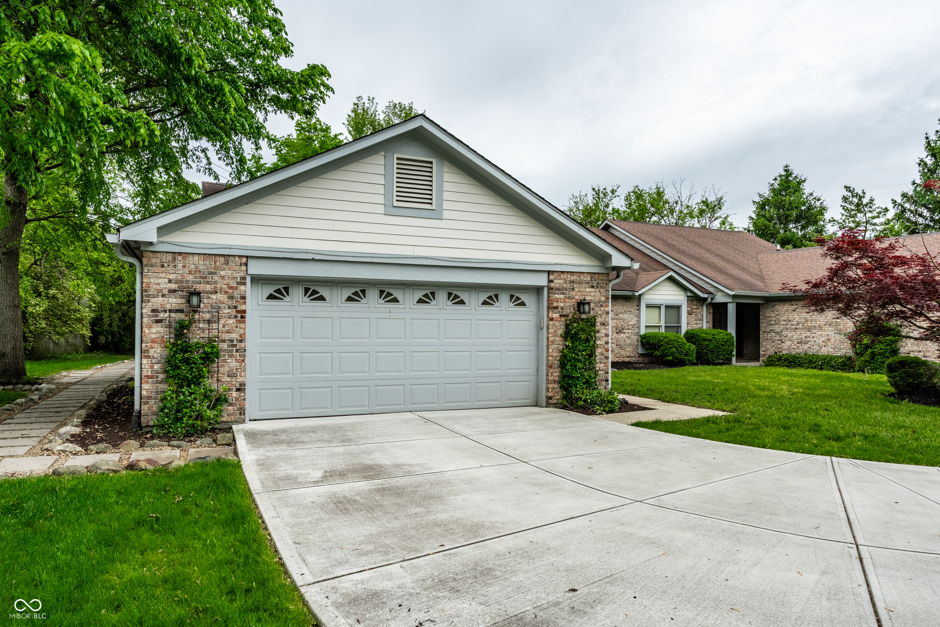 Property Photo: 5204 Whipple Wood Court IN 46226