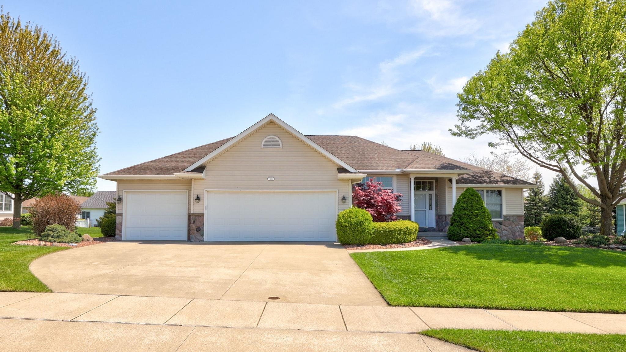 Property Photo: 323 Block Street MI 48734