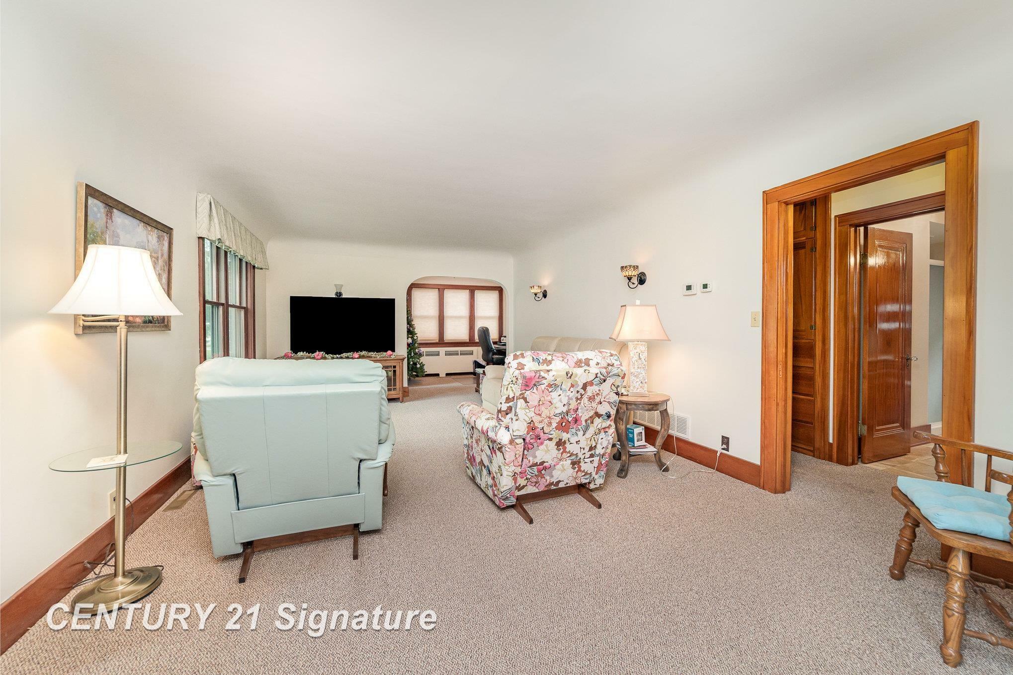 Property Photo: 9610 Saginaw Street MI 48757