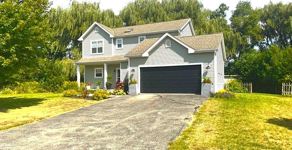 Property Photo: 33 W Sedgemeadow St WI 53121