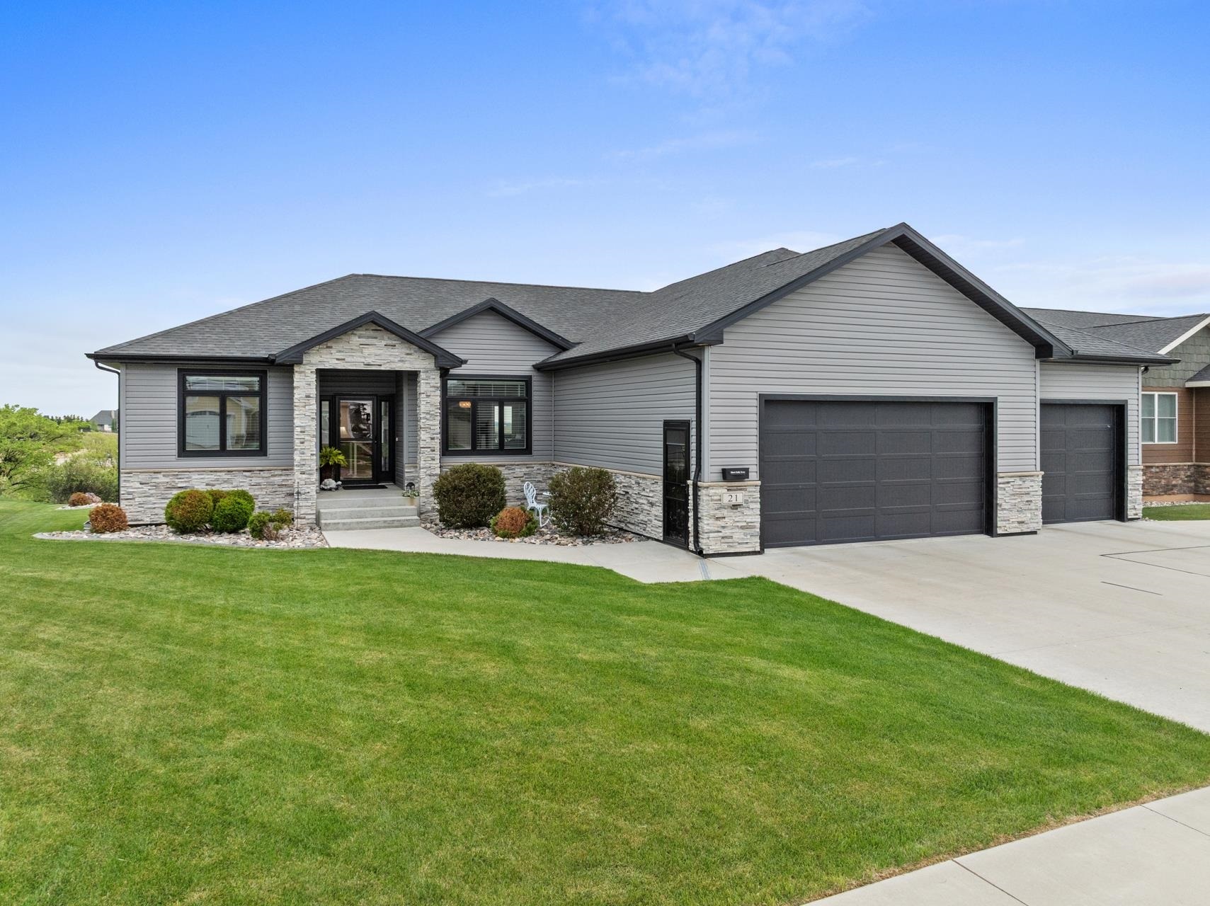 Property Photo: 21 Scramble St ND 58701
