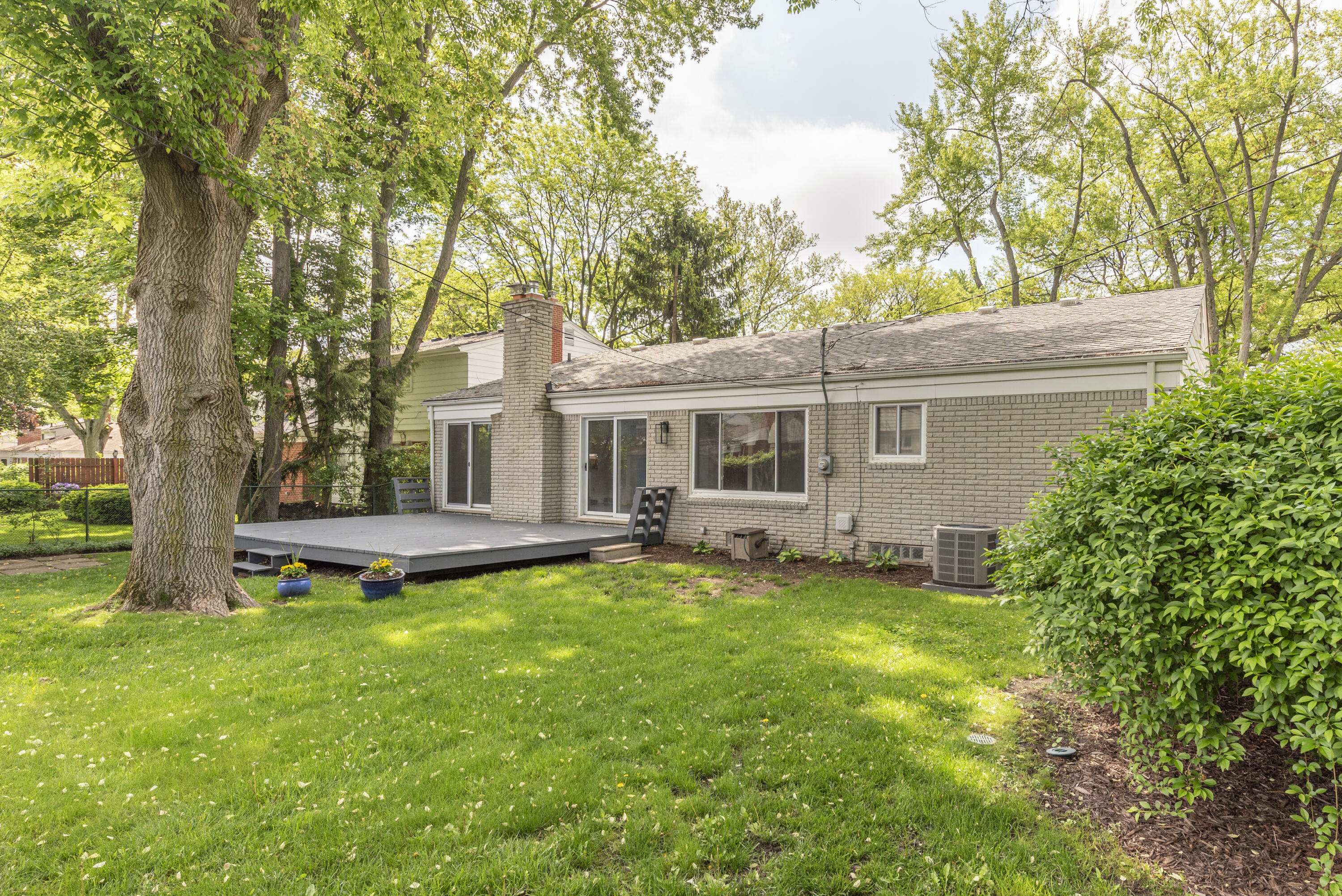 Property Photo: 1670 Gloucester Street MI 48170