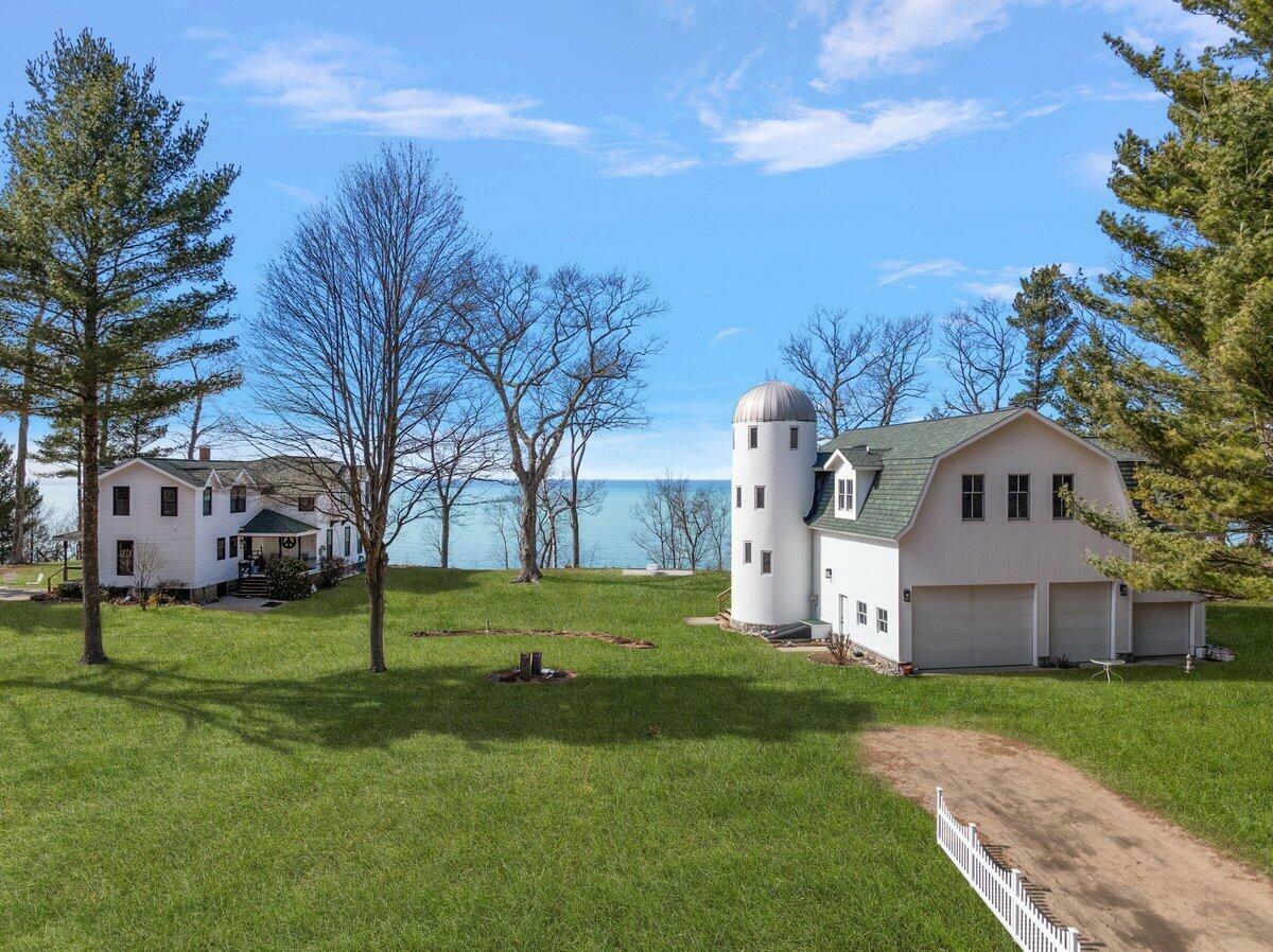 8282 W Harrison Road  Mears MI 49436 photo