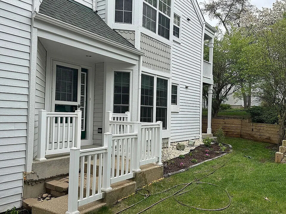Property Photo: 430 Edgewater Lane IL 60084