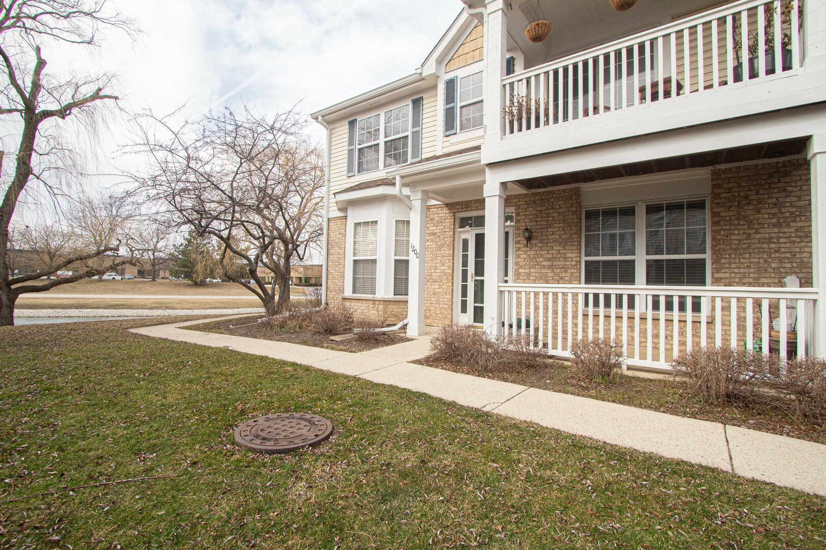 Property Photo:  1200 Georgetown Way 1200  IL 60061 