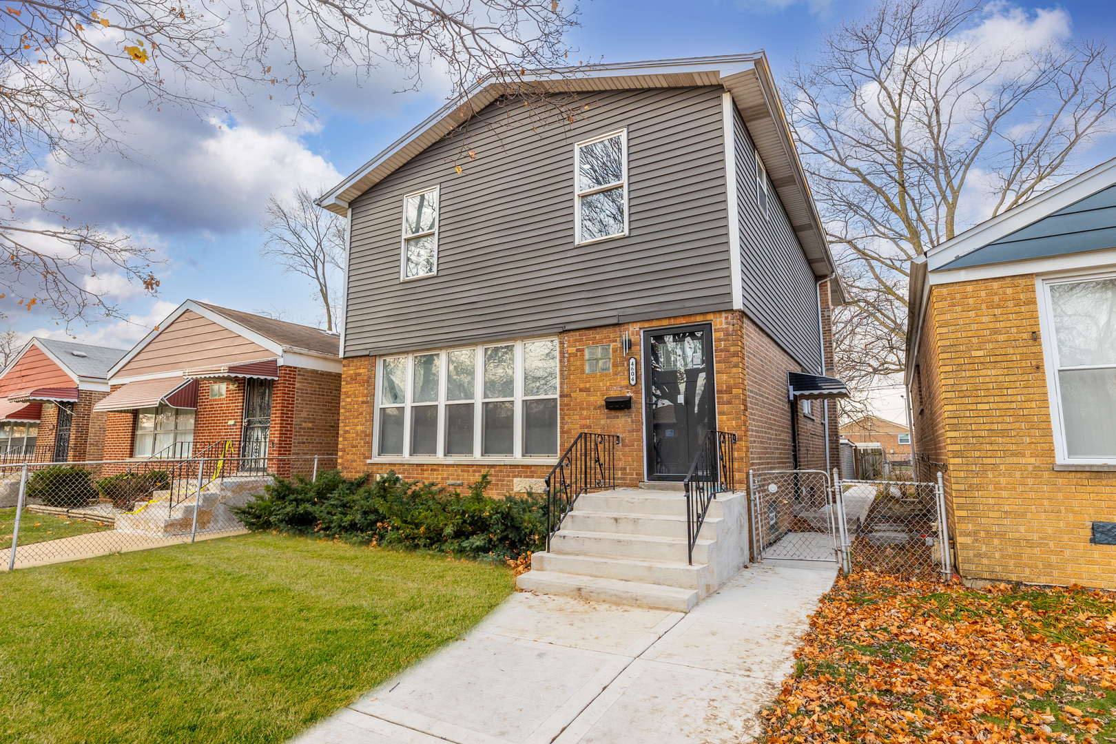 Property Photo:  4604 S Leamington Avenue  IL 60638 