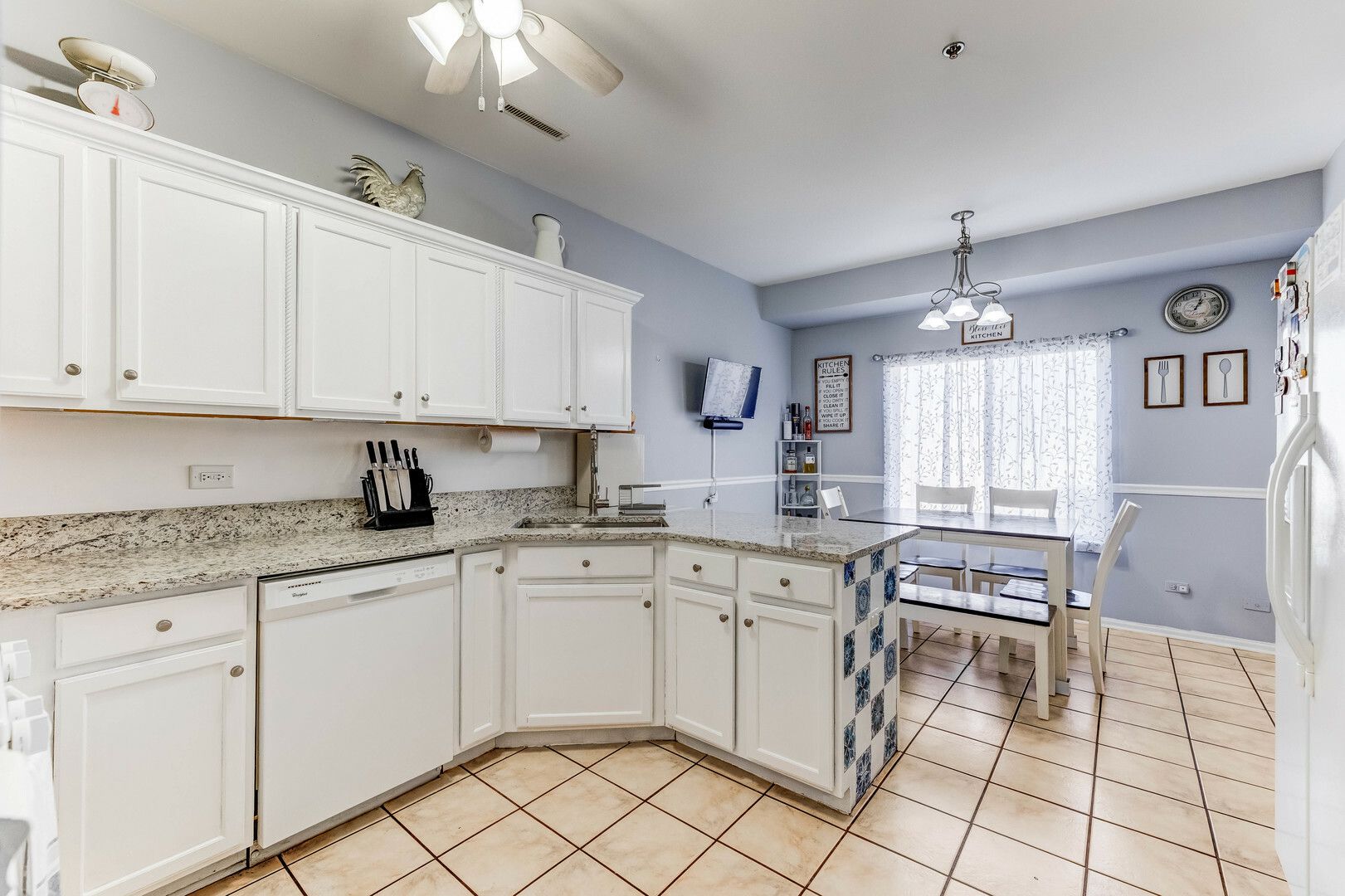 Property Photo:  353 Evening Star Court 353  IL 60440 