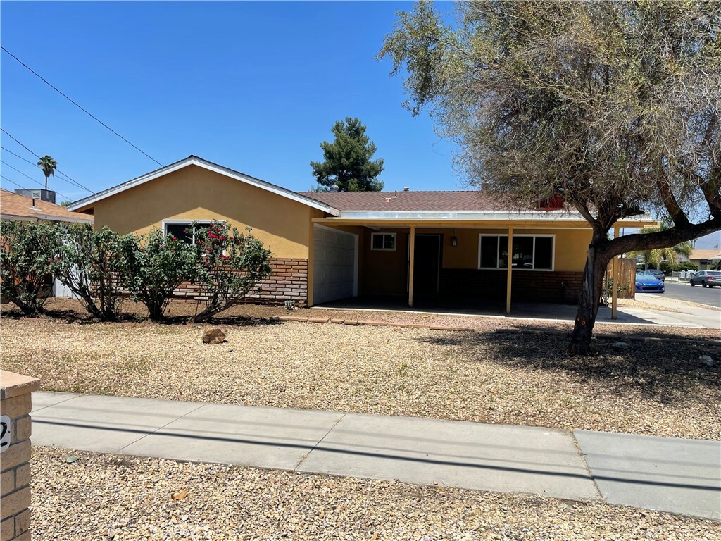 Property Photo: 592 E Johnston Avenue CA 92543