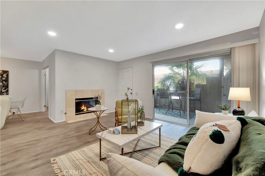 Property Photo:  3605 E Anaheim Street 316  CA 90804 