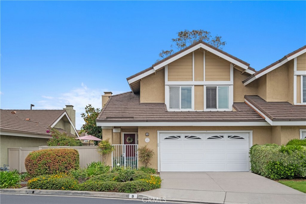 Property Photo:  9 Northgrove 11  CA 92604 